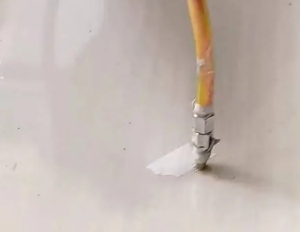 晋宁瓷砖空鼓维修公司专业解答在瓷砖铺贴过程中，如果使用的砂料过粗（如全部使用了粗砂），可能会导致以下问题